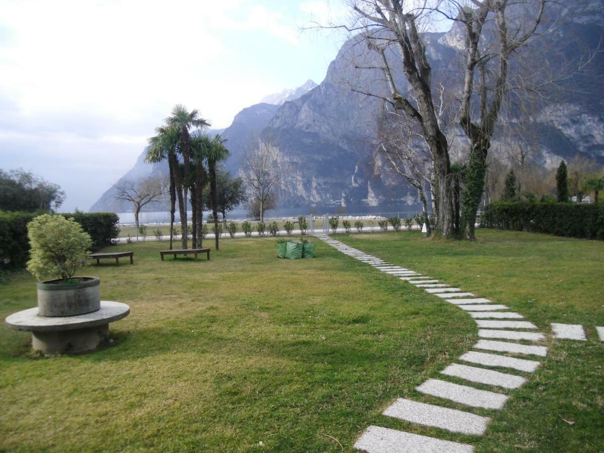 Garda Blu Apartment Riva del Garda Exterior photo