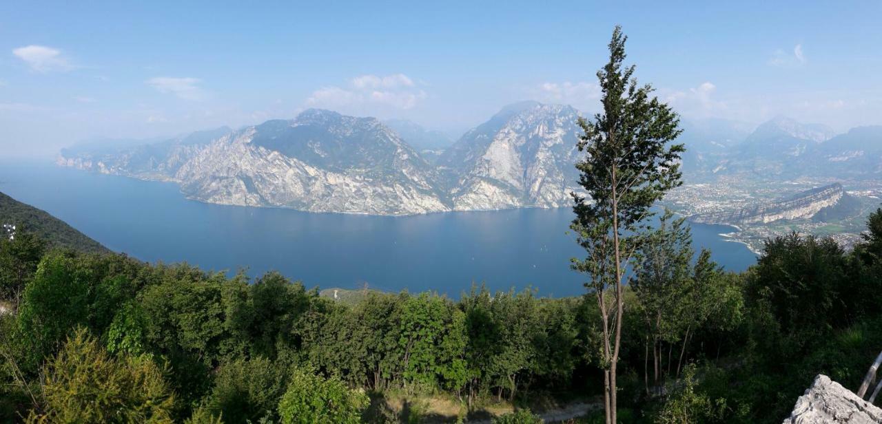 Garda Blu Apartment Riva del Garda Exterior photo